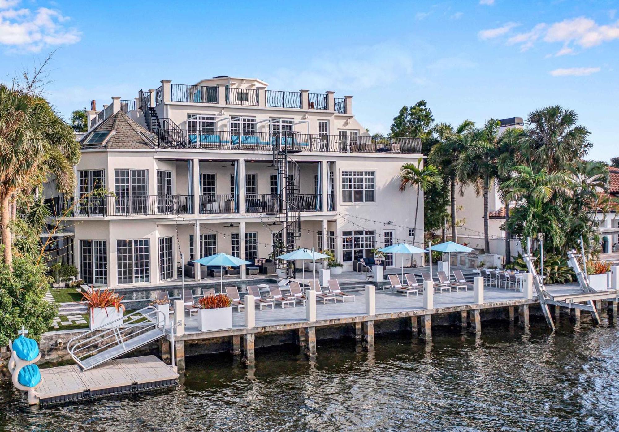 The Modern Castle Canal View Access Rooftop Living Greenhouse Vlllas Fort Lauderdale Ngoại thất bức ảnh