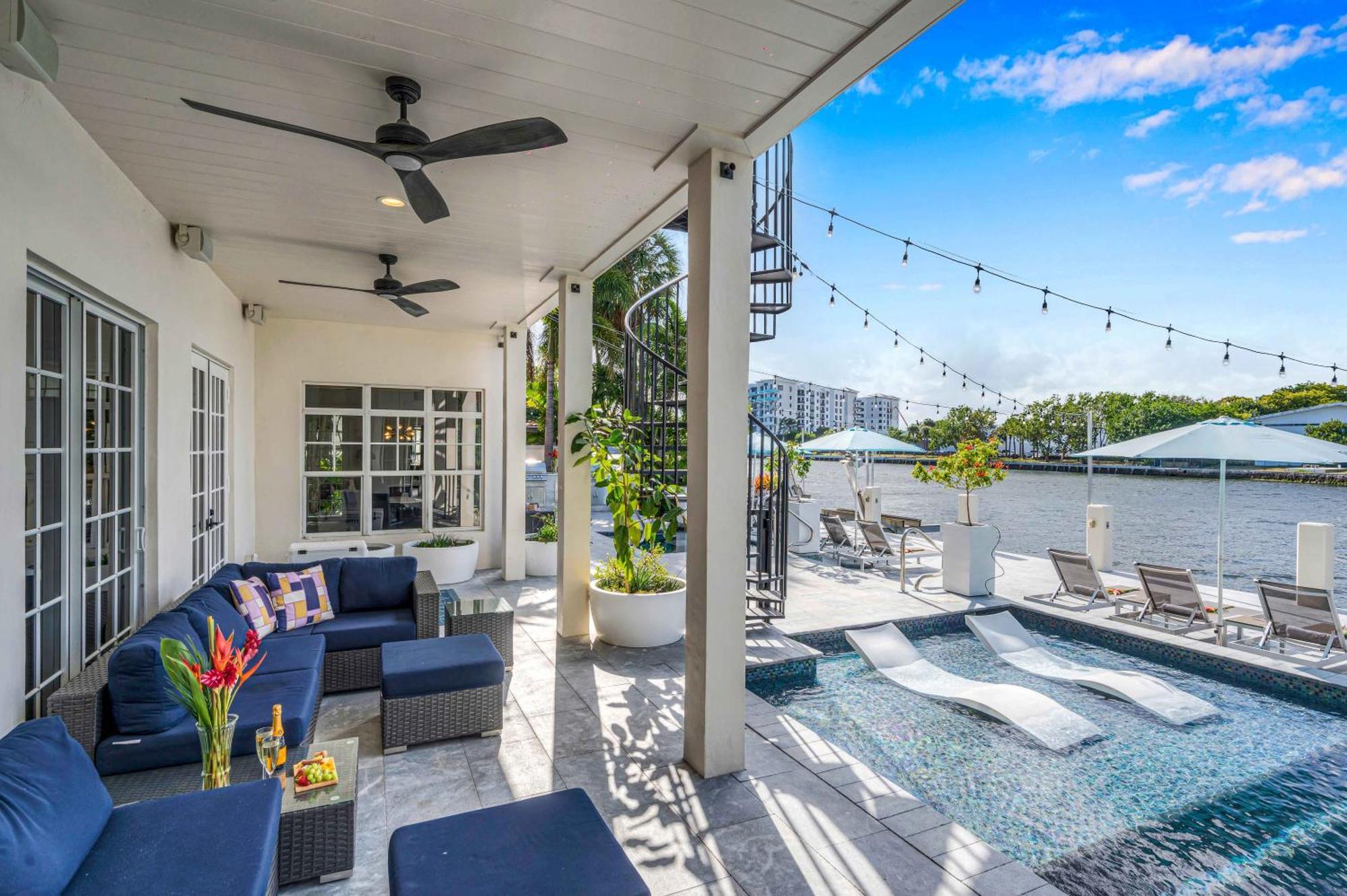 The Modern Castle Canal View Access Rooftop Living Greenhouse Vlllas Fort Lauderdale Ngoại thất bức ảnh