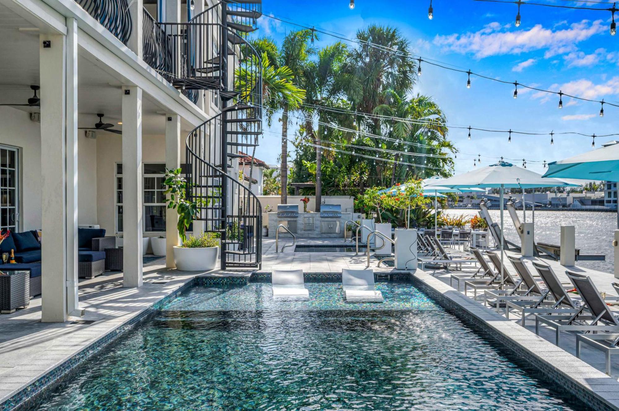 The Modern Castle Canal View Access Rooftop Living Greenhouse Vlllas Fort Lauderdale Ngoại thất bức ảnh